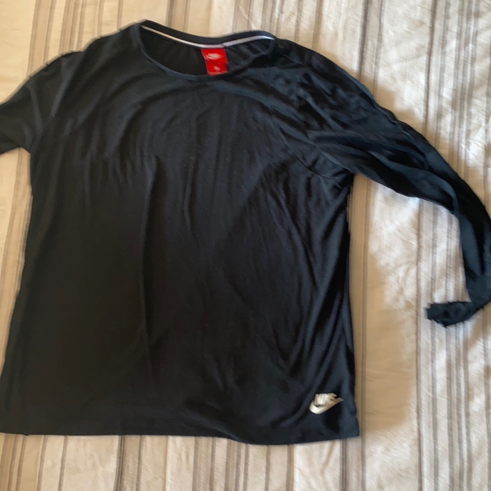 NWOT Nike long sleeve shirt